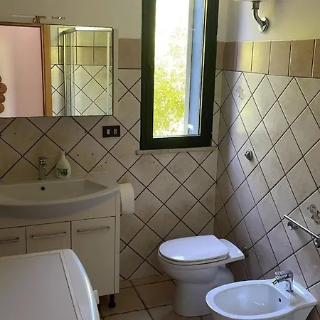 Hide By The Sea * Ortona