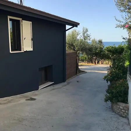 Holiday home Hide By The Sea *