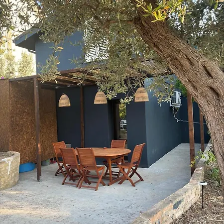 Semesterbostad Hide By The Sea