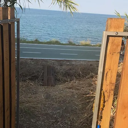 Hide By The Sea 度假居 *